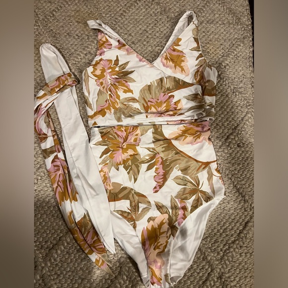 Baiia 5pc Bikini set - Picture 7 of 11